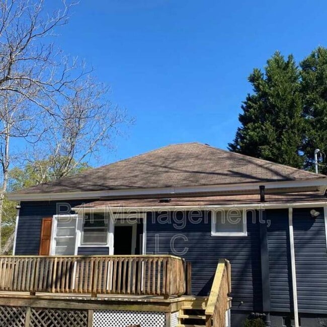 Building Photo - 1056 High Falls Rd