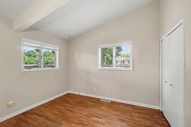 Building Photo - Well Maintained 3 bedroom Rental Home- $1650/Month