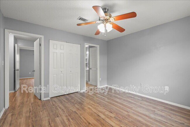 Building Photo - 11406 Bedford Oaks Dr