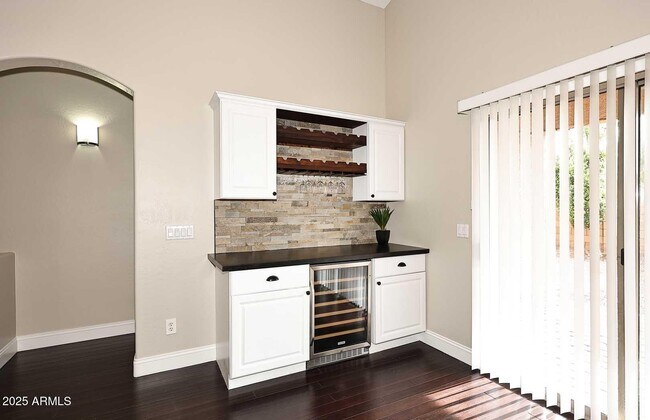 Building Photo - 16945 W Manchester Dr