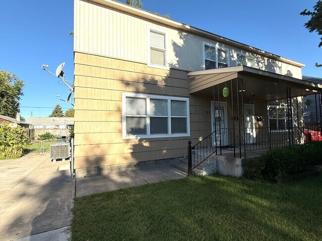 Building Photo - 1307 Perkins Ave