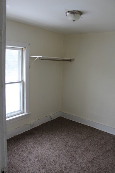 Building Photo - 436 Cross St