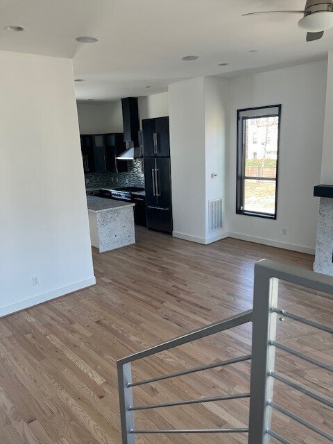 Building Photo - 1255 Utah St