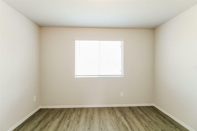 Building Photo - 2546 Coho Dr