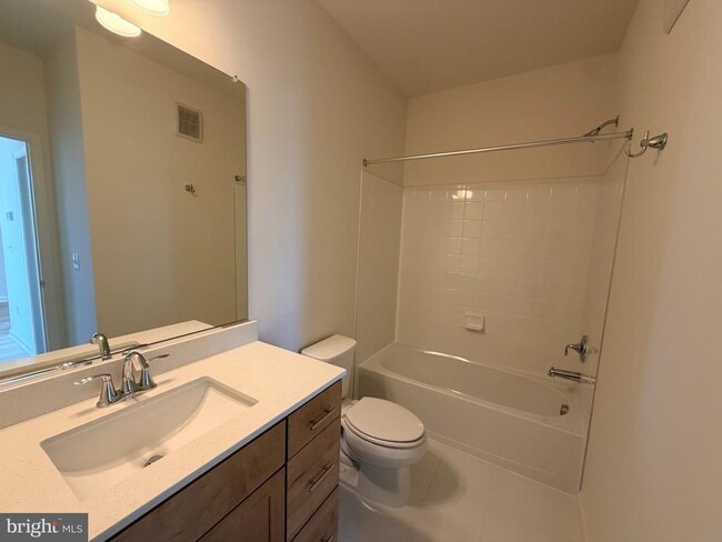 Building Photo - 2548 Neabsco Common Pl