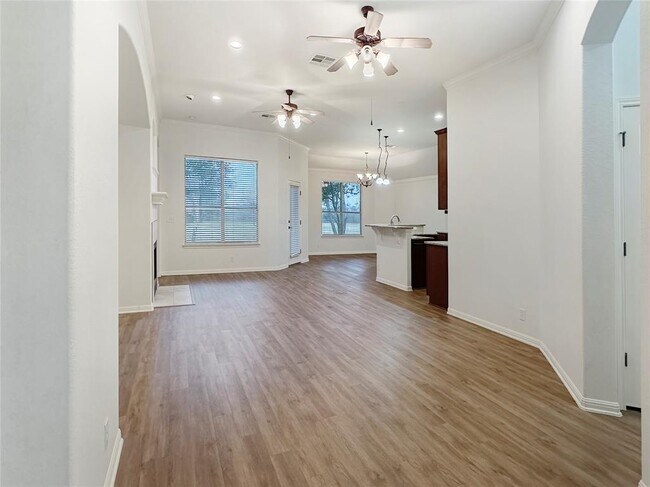 Building Photo - 11032 River Plantation Dr