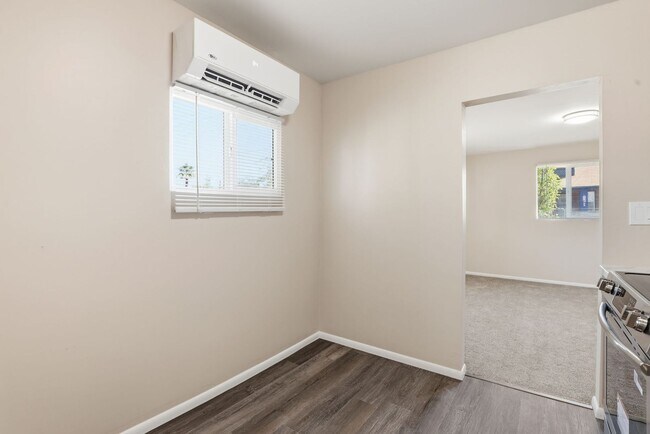 Building Photo - 830 N 10th St