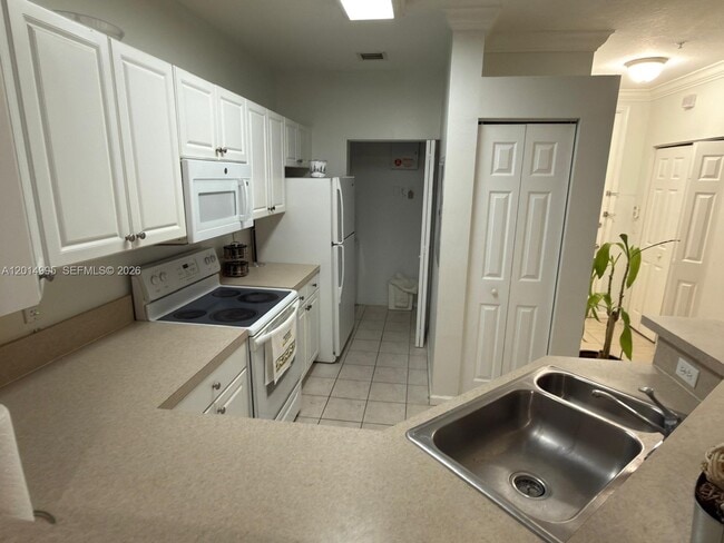Building Photo - 4508 SW 160th Ave