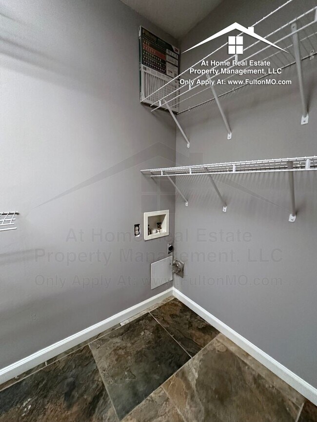 Building Photo - 107 Spruce Dr