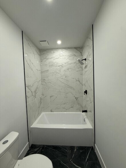 Building Photo - 442 Hudson Ave