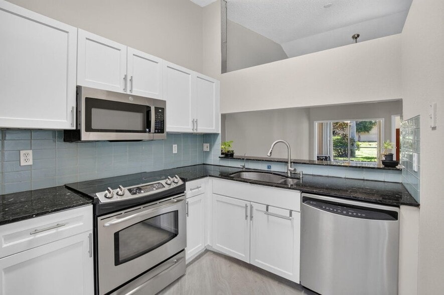CLose up of kitchen - 8108 Summer Shores Dr