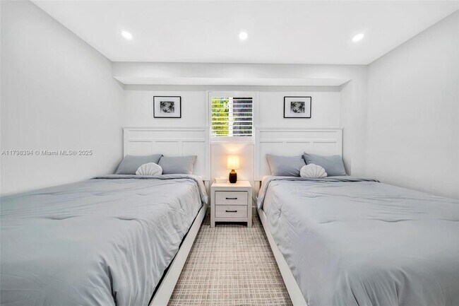 Building Photo - 129 Nautilus Dr