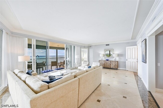 Building Photo - 8665 Bay Colony Dr