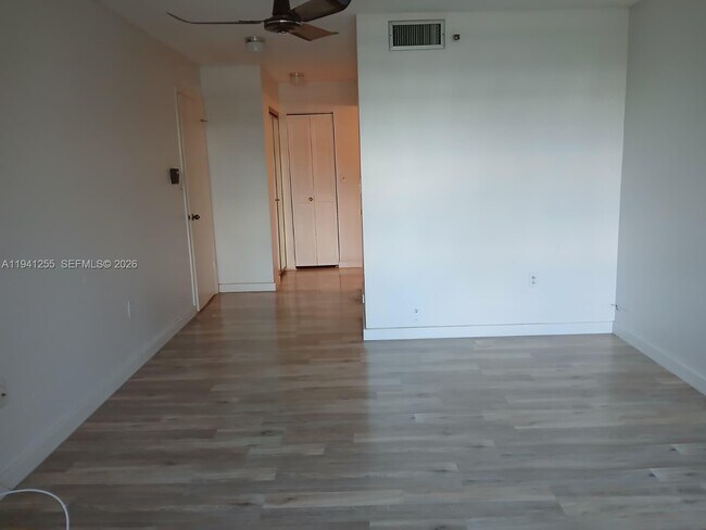 Building Photo - 1300 St Charles Pl