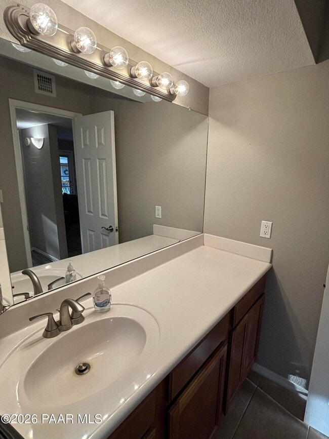 Building Photo - 8787 E Mountain View Rd