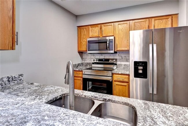 Building Photo - 1005 Settlement Dr