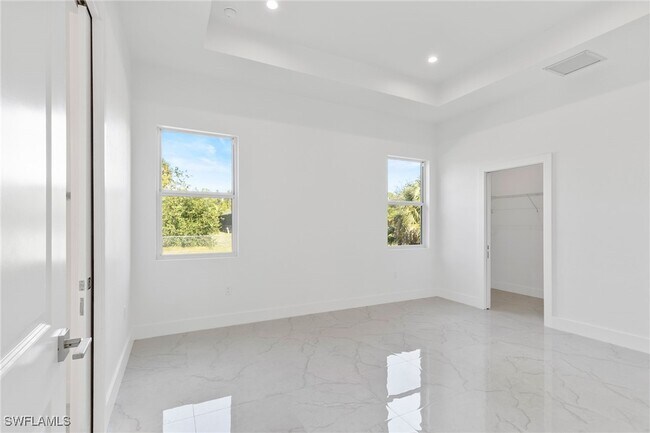 Building Photo - 1081 Desoto Blvd S