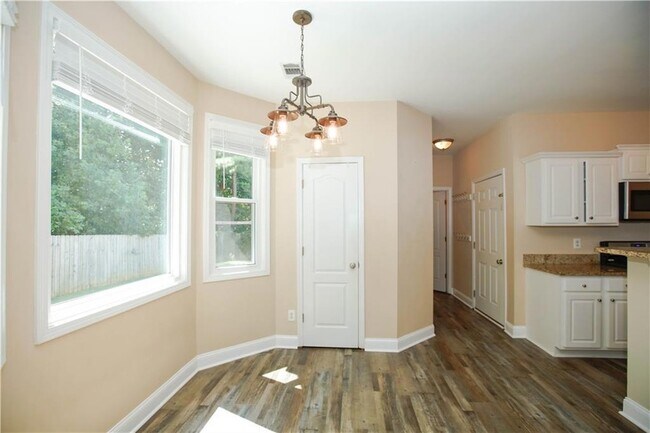 Building Photo - 1005 Landover Crossing