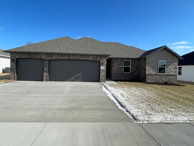 Primary Photo - 712 Glenwood Ave