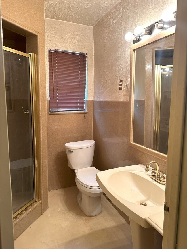 Building Photo - 4849 Larkspur St