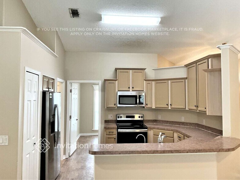 Building Photo - 317 Clermont Dr