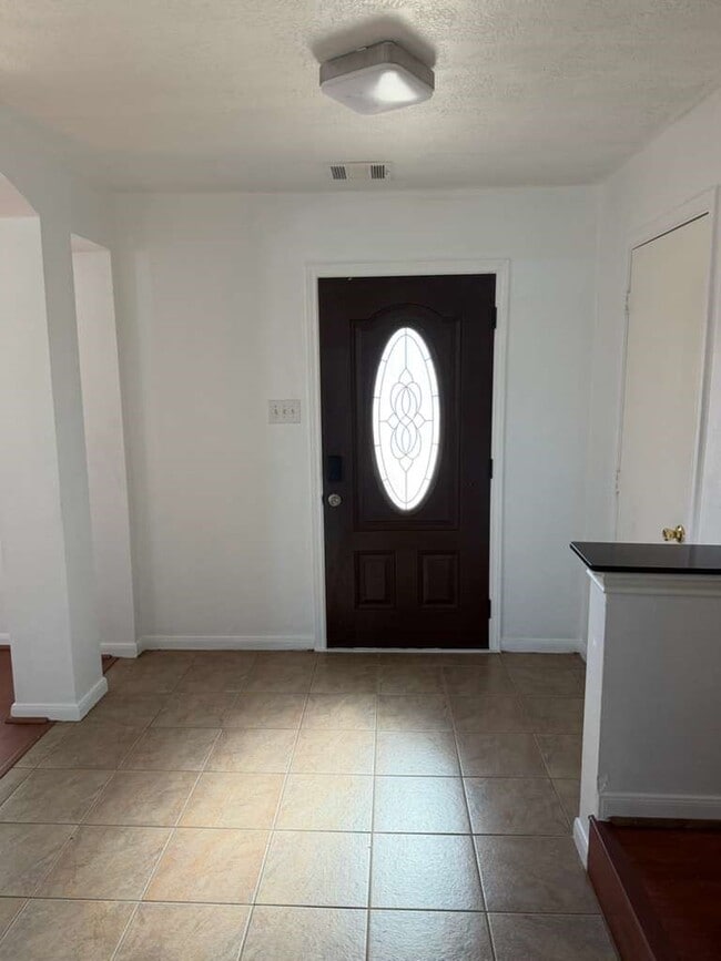 Building Photo - 15502 Lost Maples Dr