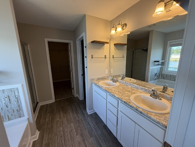 Building Photo - Home for Rent