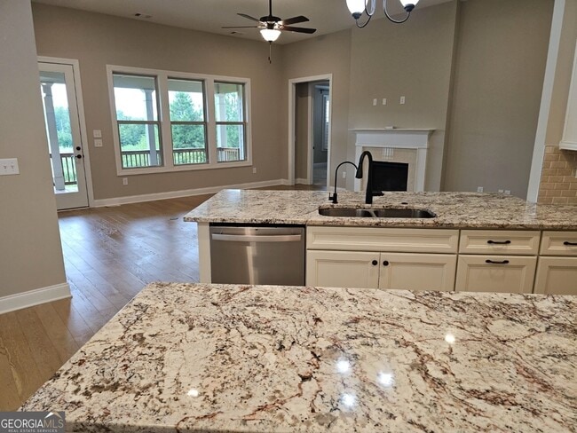 Building Photo - 609 Tulip Poplar Dr