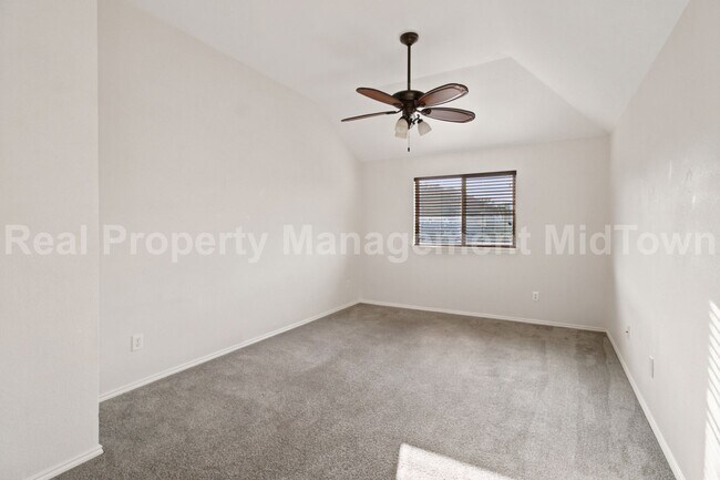 Building Photo - 12620 Summerwood Dr
