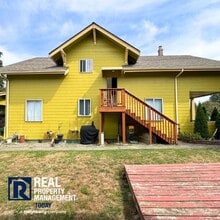 Building Photo - Calvin - 1651 (Cascade Group)