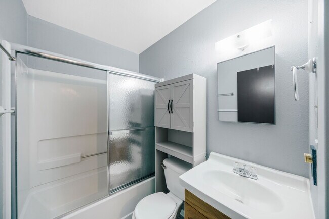 Building Photo - 6022 Castle Vw Dr