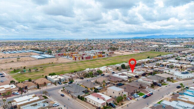 Building Photo - 14117 Rainbow Point Dr