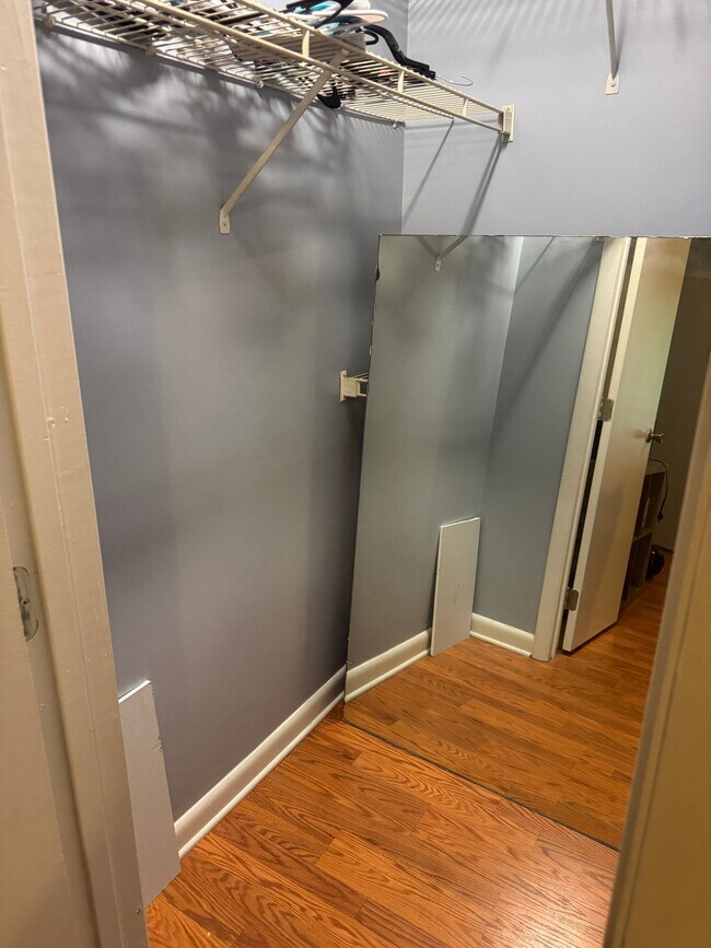 Building Photo - 1431 Collegiate Cir