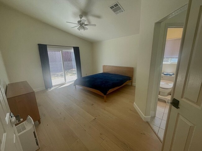 Building Photo - 360 Hansen Cir