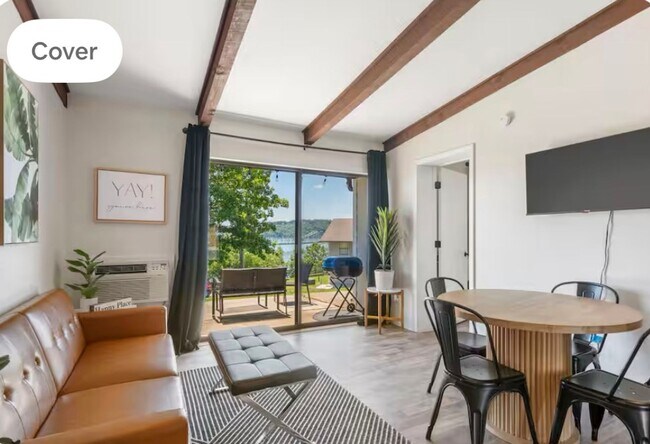 Building Photo - Remodeled and Stunning 1 Bedroom Condo | Fully Furnished | All Utilites Included | 1 Bathroom | K...