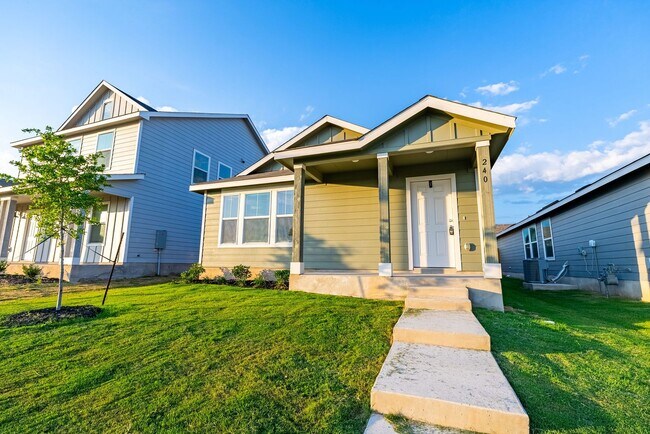 Building Photo - Stunning 3 bedroom, 2 bathroom home in Kyle!!!