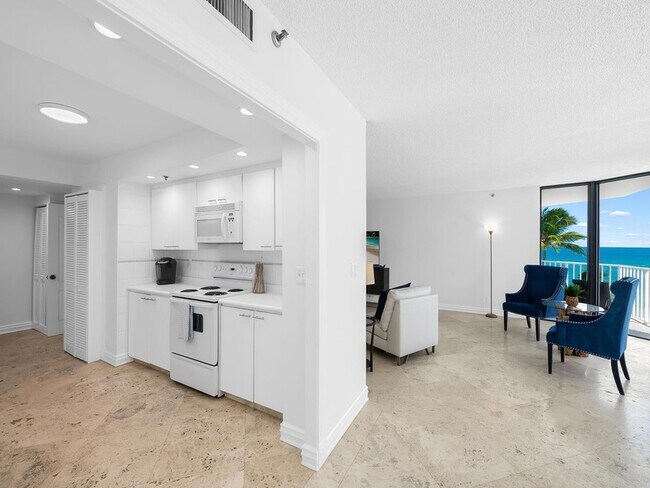 Building Photo - 2917 S Ocean Blvd