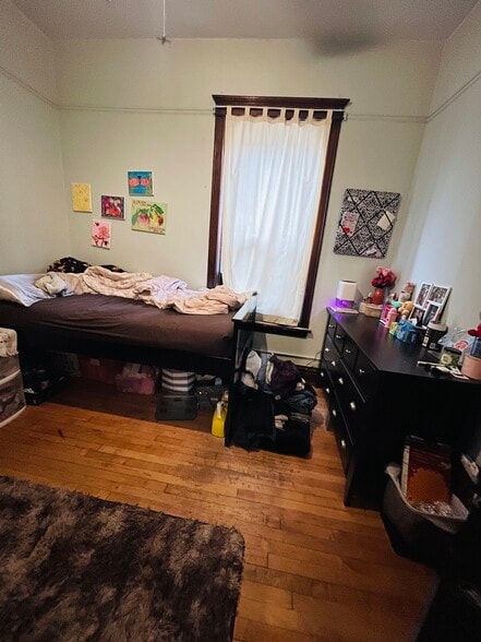 Bedroom - 3730 N Magnolia Ave