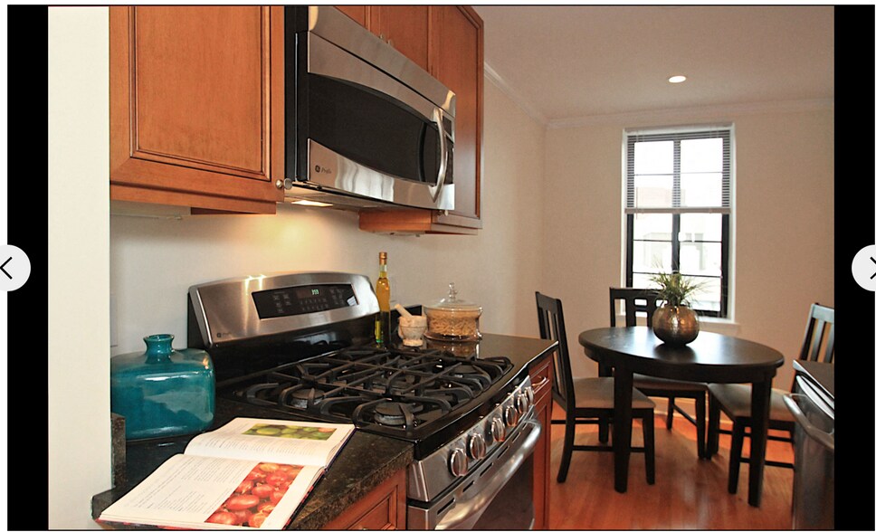 Building Photo - 60 Brattle St