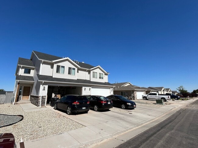 Primary Photo - Mountain Vista Subdivision Home!