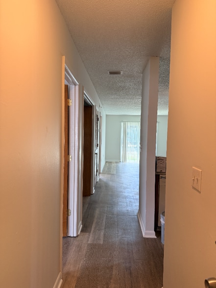 Building Photo - 1901 Airport Rd