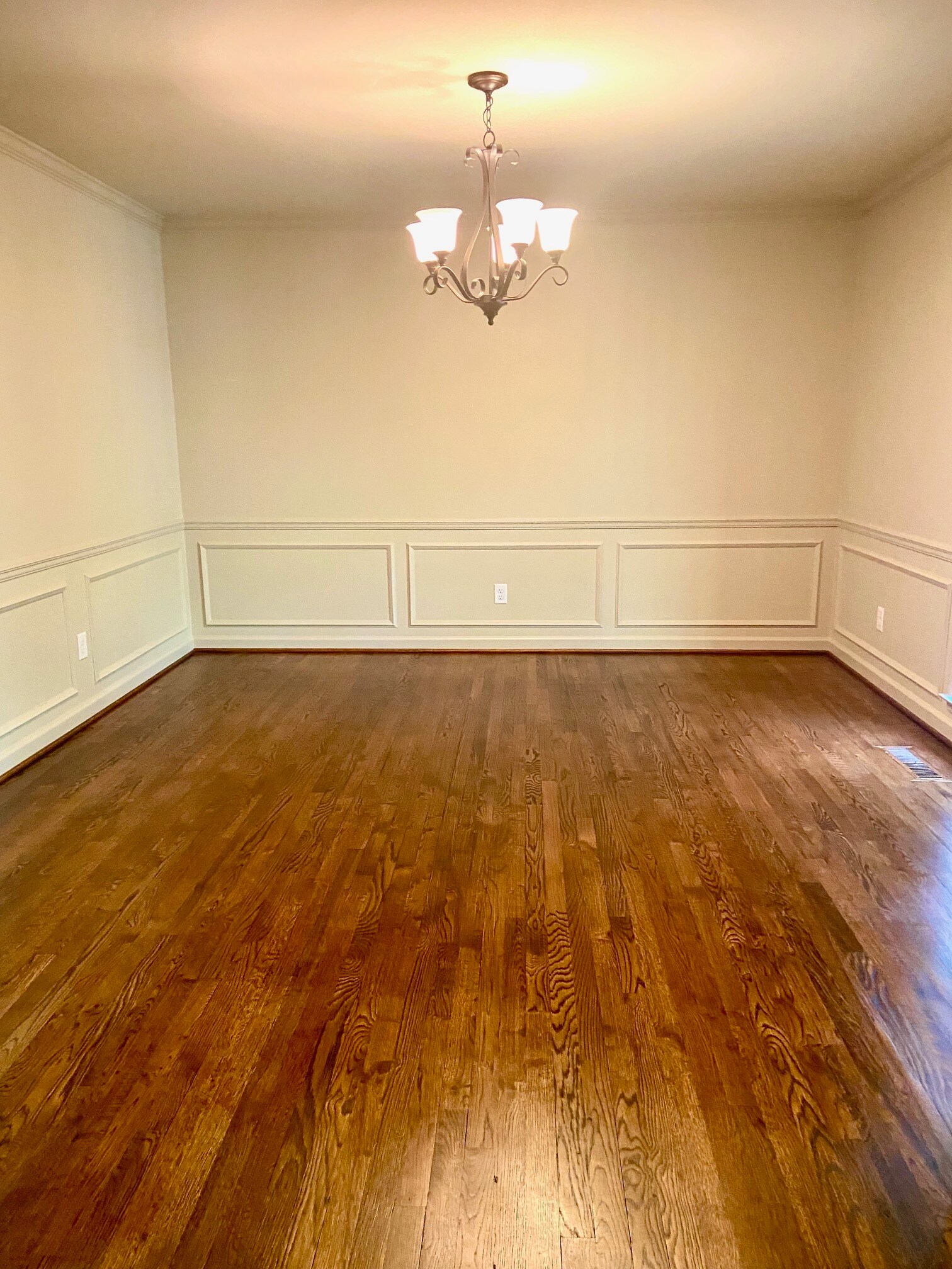 Building Photo - 3414 N River Rd