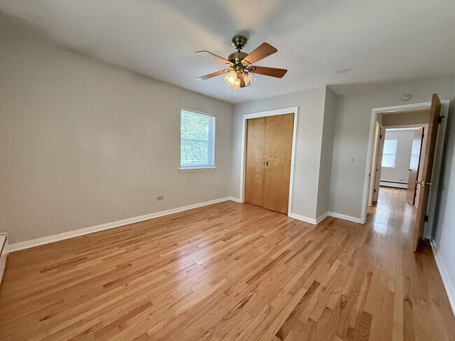 Building Photo - 317 S Plum Grove Rd