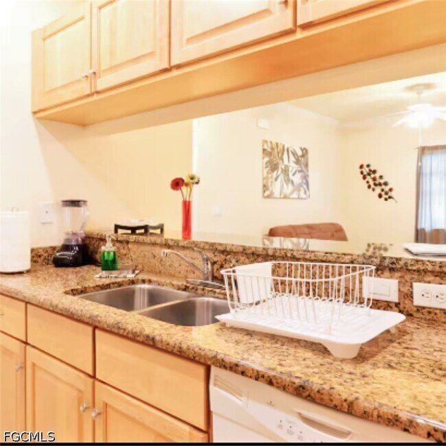 Building Photo - 13100 Bella Casa Cir