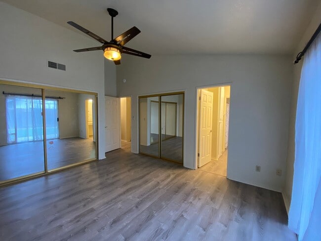 Building Photo - 6 MONTH LEASE - 3 Bedroom / 2 Bath Great C...