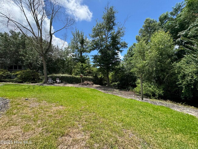 Building Photo - 7407 Fern Valley Dr