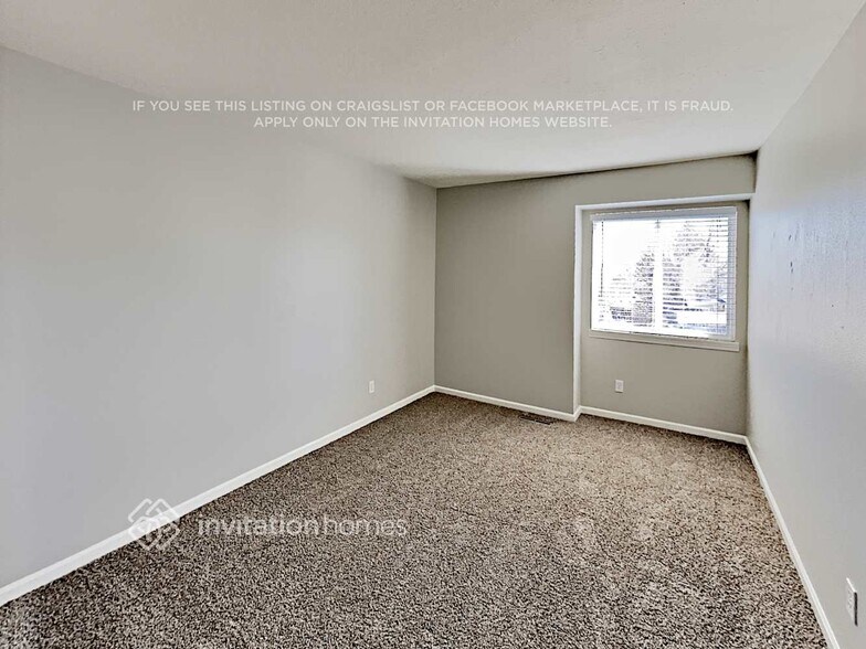 Building Photo - 3315 S Dunkirk Way