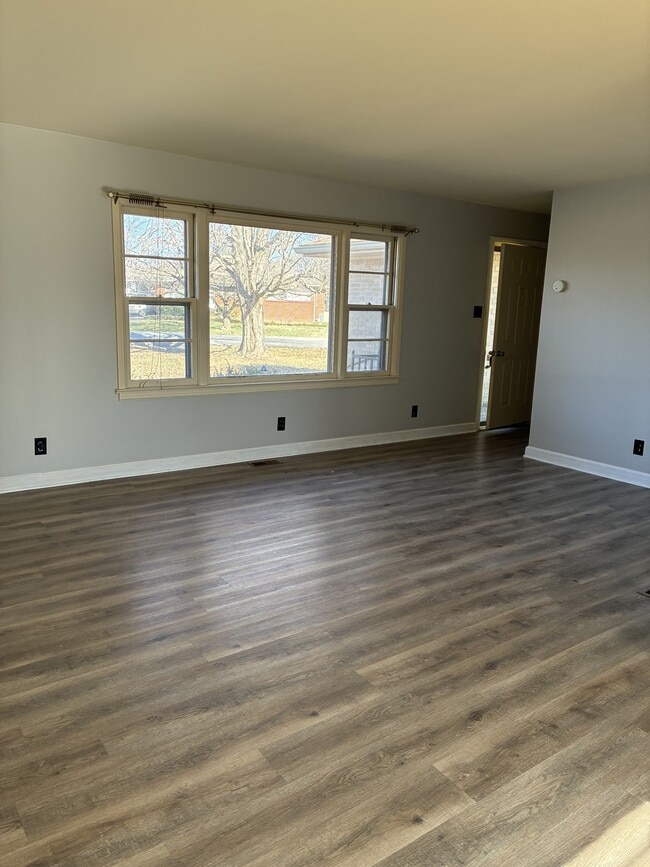 Building Photo - 3429 Leland Cir