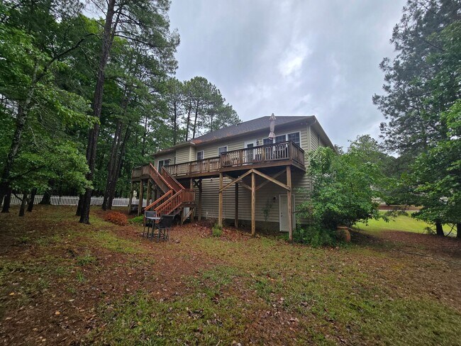 Building Photo - 174 Cedar Ln