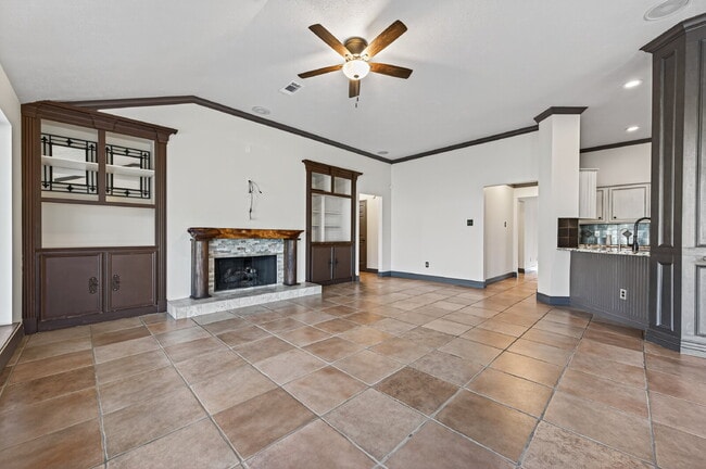 Building Photo - One of a kind home in Katy with large backyard and outdoor Oasis. With nearly 2300 sqft there's p...